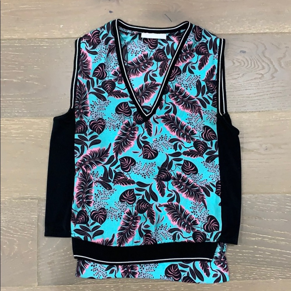 Zara Collection Women’s Sleeveless V-neck Top S